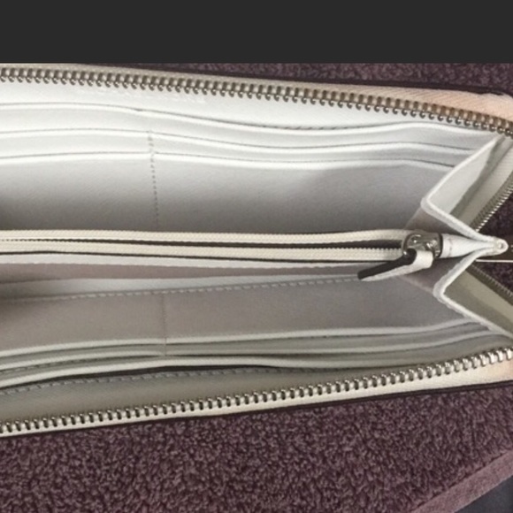 White MK wallet - Picture 2 of 3